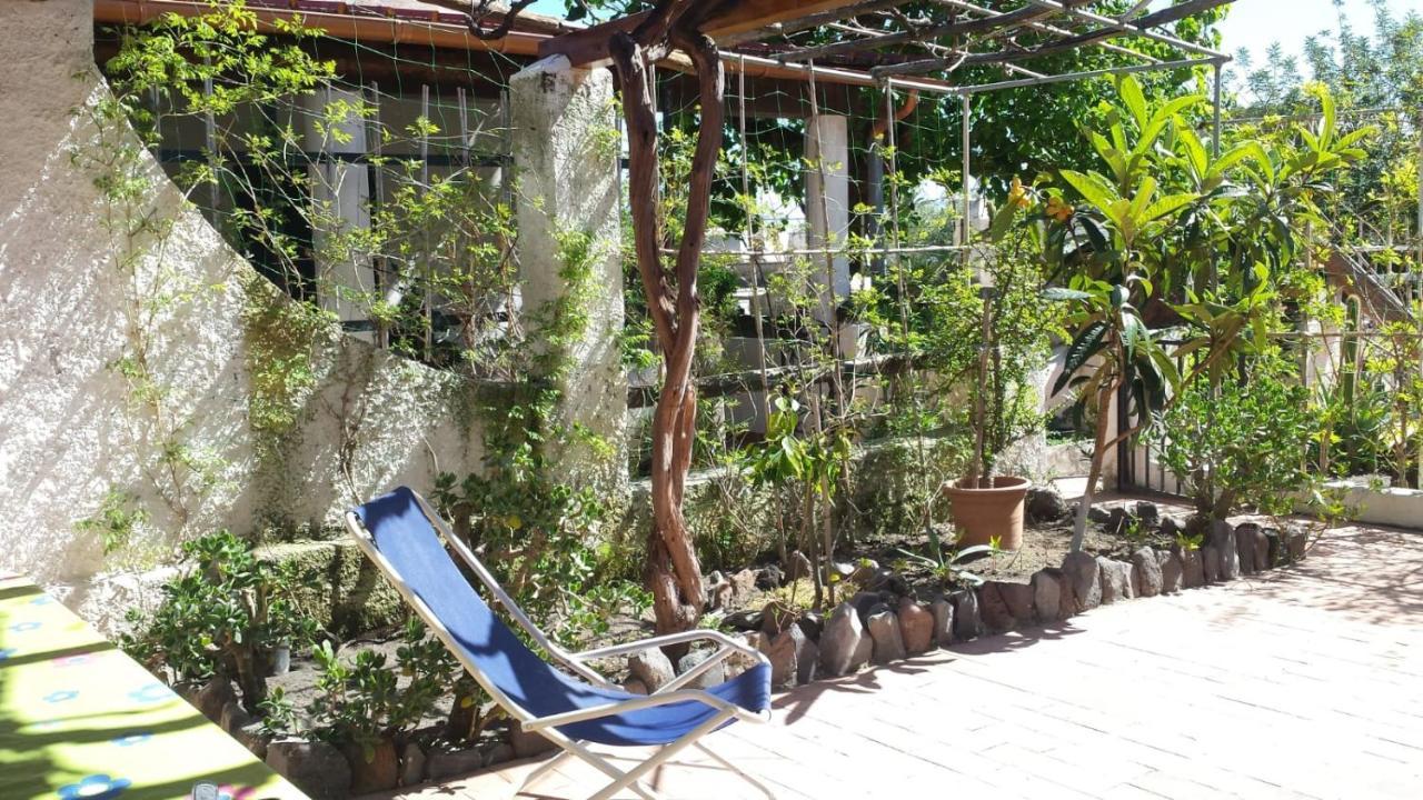 Villetta Dei Limoni Vulcano  Exteriör bild
